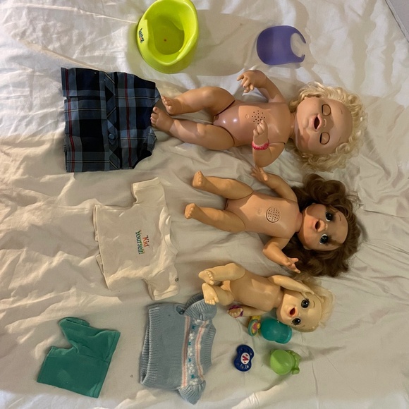BABY ALIVE DOLL LOT 3 dolls 10 accessories (DOLLS NOT TESTED) - Picture 1 of 11
